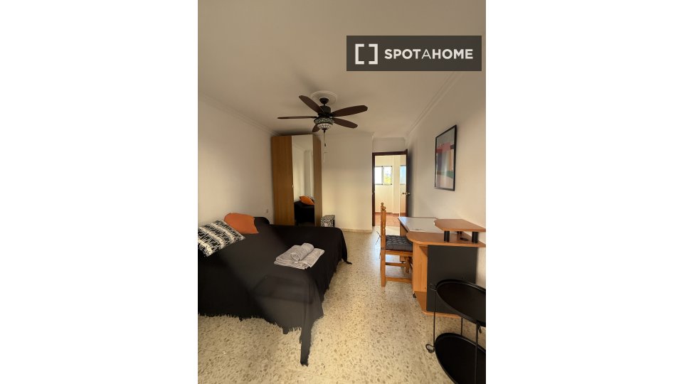 Double room Malaga, 5 beds, 140m² — photo 13