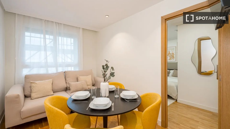 Double room Madrid, 4 beds — photo 11