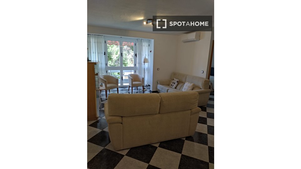 Apartment Alicante, 3 beds, 81m² — photo 5