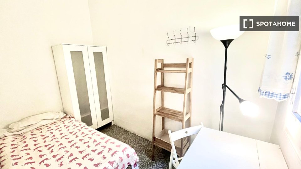 Double room Barcelona, 5 beds, 100m² — photo 10