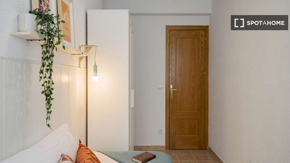 Double room Madrid, 25 beds — photo 12