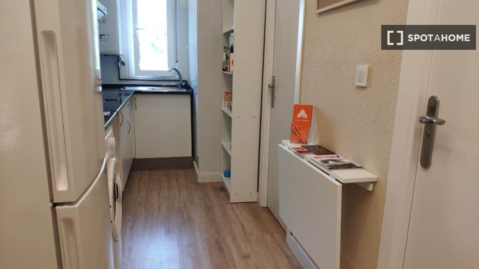 Double room Madrid, 6 beds — photo 12