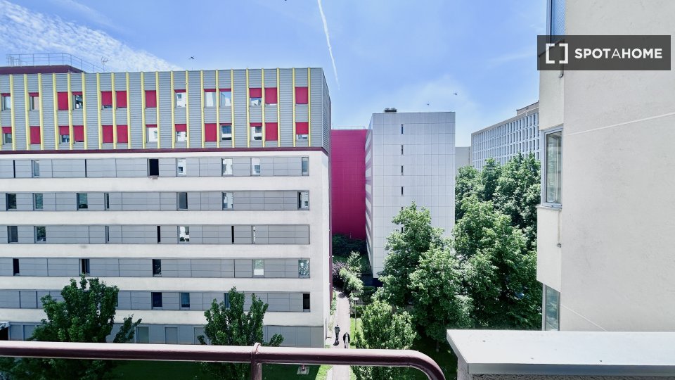 Double room Paris, 3 beds, 17m² — photo 11