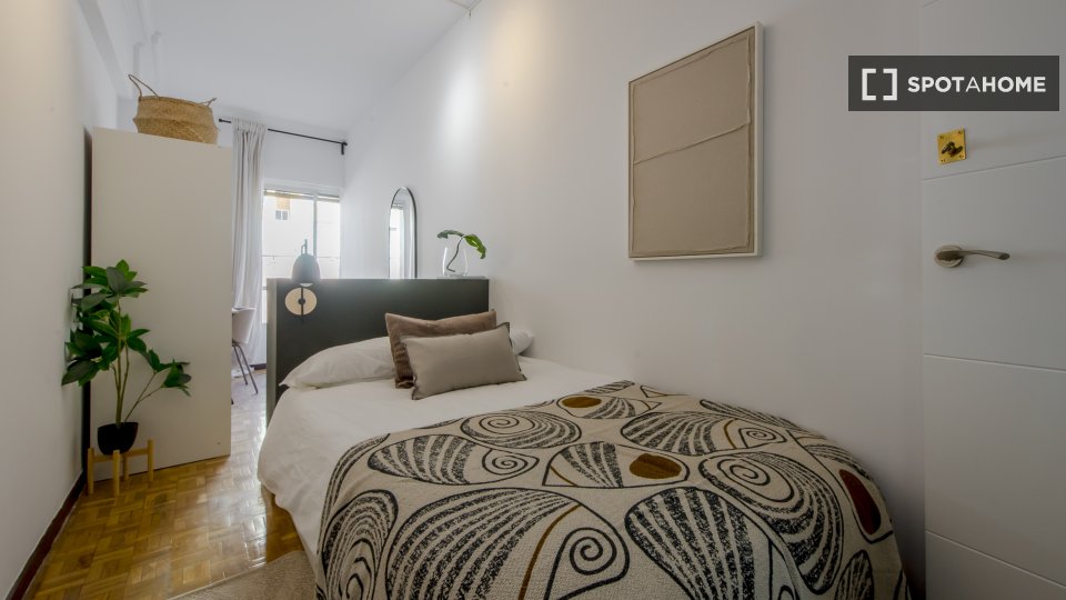 Double room Madrid, 8 beds — photo 6