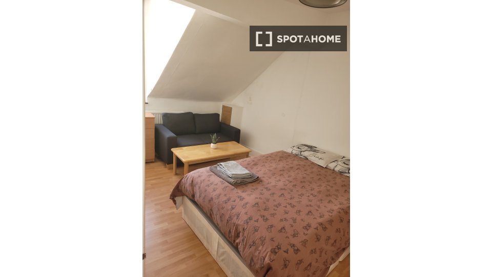 Double room London, 2 beds — photo 5