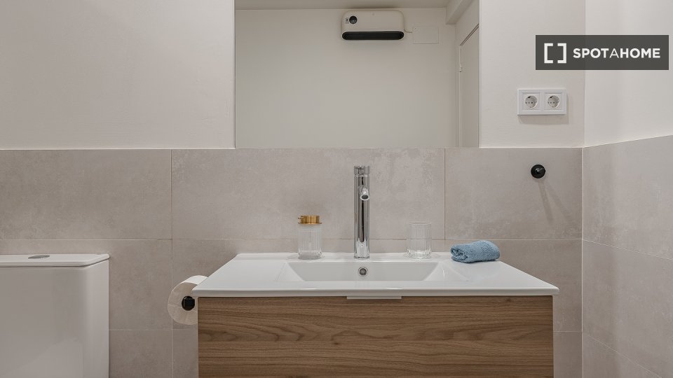 Double room Barcelona, 6 beds, 120m² — photo 76