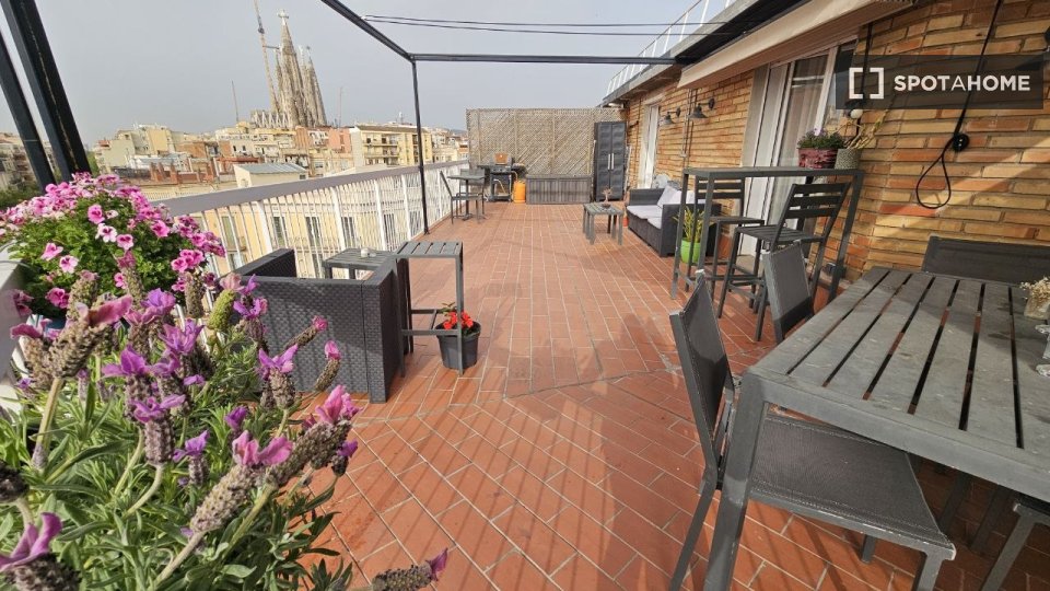 Double room Barcelona, 1 bed, 130m² — photo 3