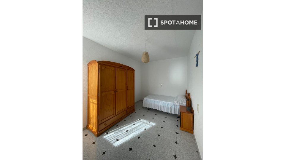 Apartment Granada, 3 beds, 90m² — photo 10