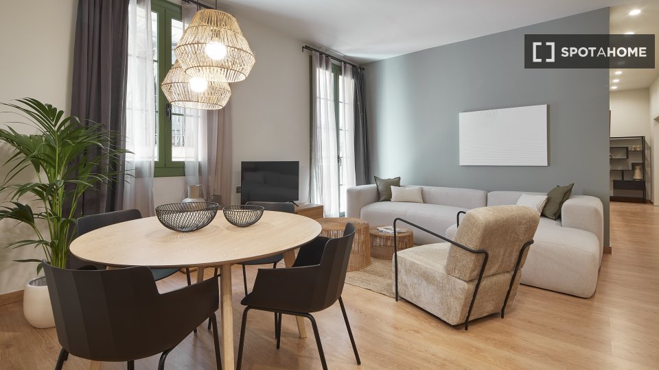 Apartment Barcelona, 2 beds, 75m² — photo 1