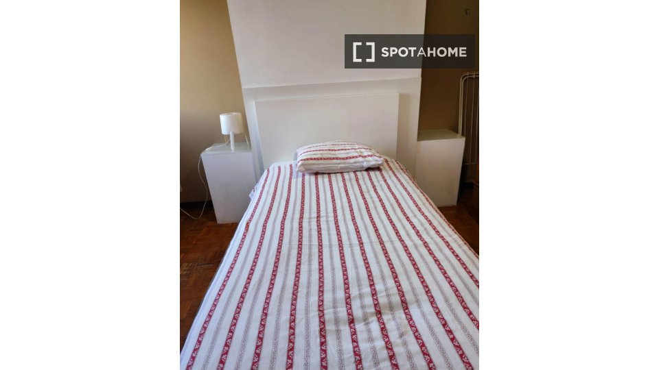 Double room Porto, 5 beds, 100m² — photo 1