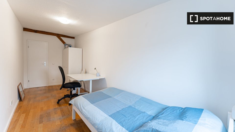 Double room Berlin, 10 beds, 120m² — photo 17