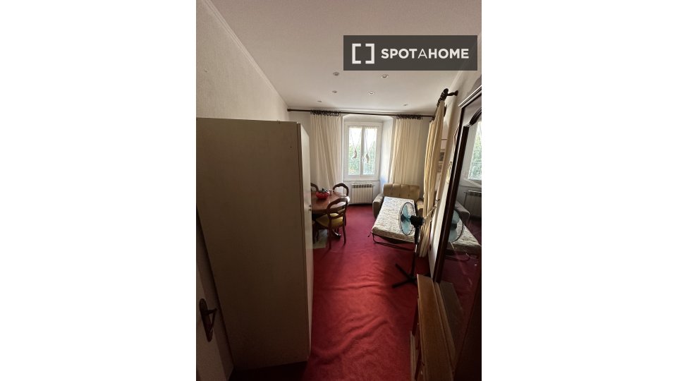 Double room Genoa, 3 beds, 67m² — photo 8