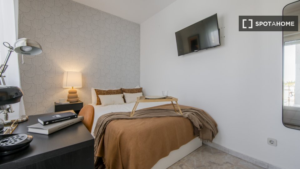 Double room Madrid, 5 beds, 80m² — photo 7
