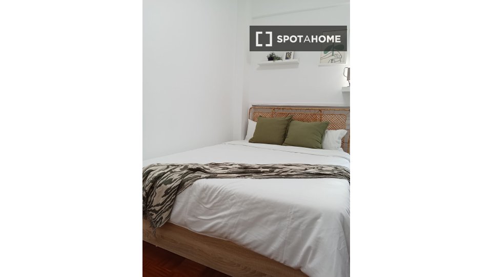 Double room Madrid, 5 beds — photo 10