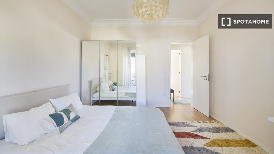 Double room Lisbon, 4 beds — photo 13
