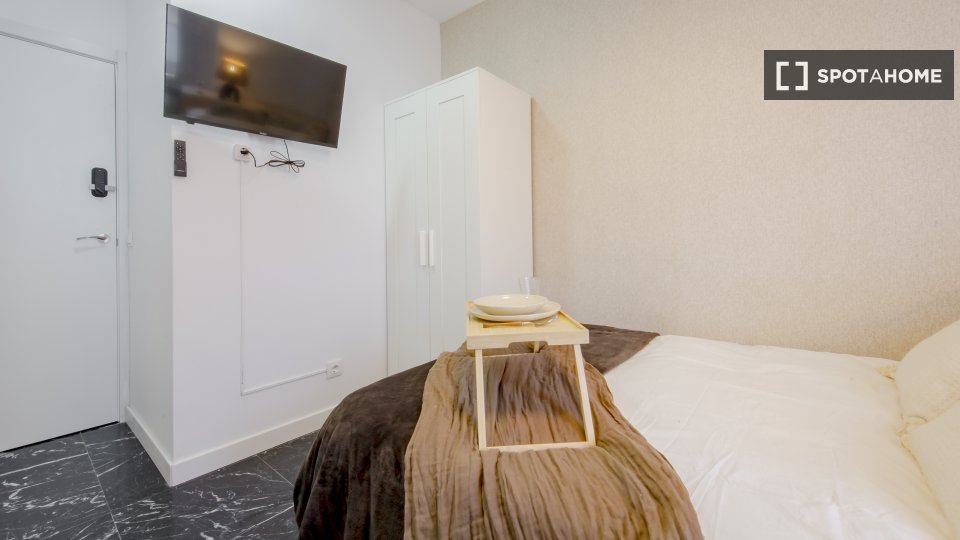 Double room Madrid, 8 beds — photo 11