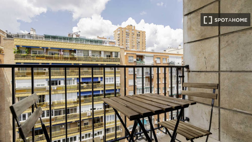 Double room Madrid, 8 beds — photo 33