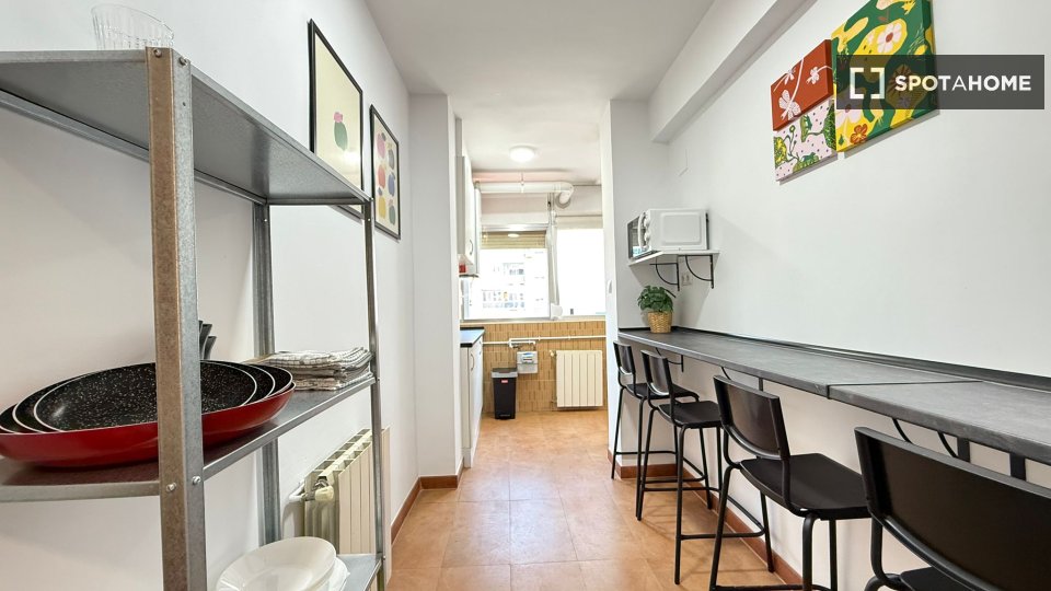 Double room Madrid, 4 beds — photo 13
