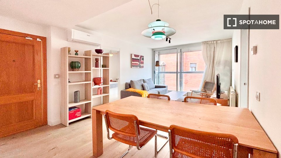 Apartment Madrid, 4 beds, 115m² — photo 1