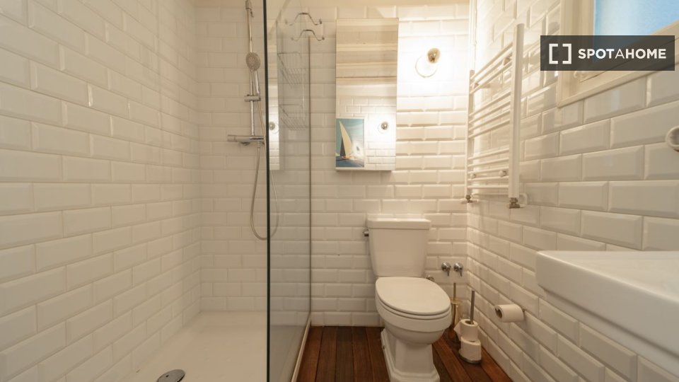 Double room Barcelona, 8 beds, 210m² — photo 2