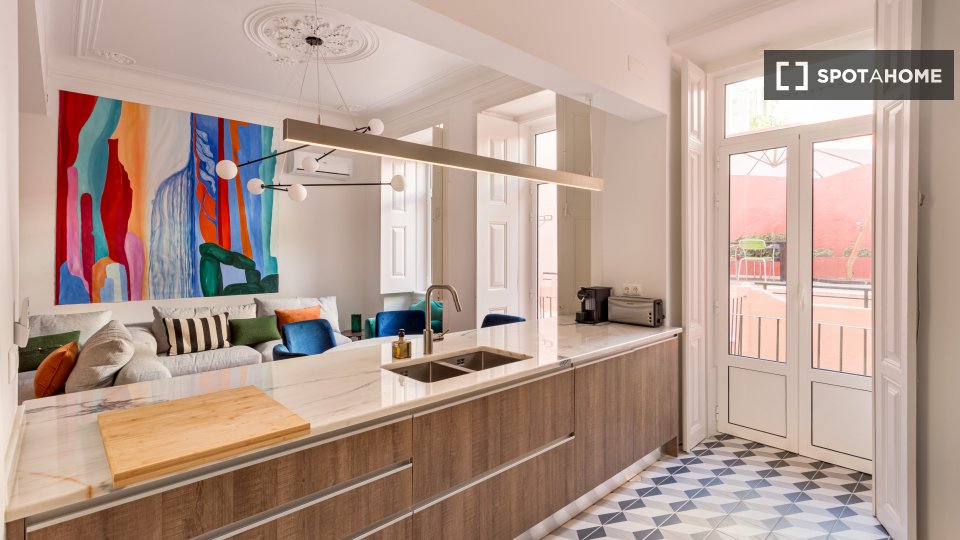 Apartment Lisbon, 2 beds, 108m² — photo 4