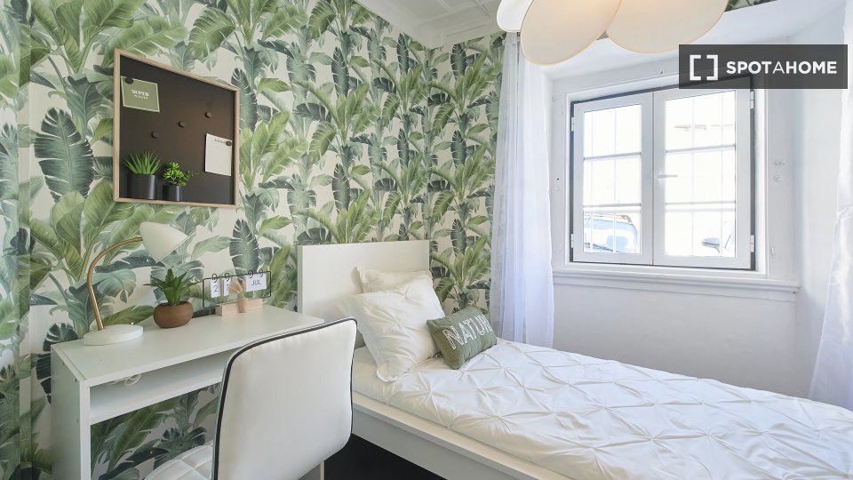 Double room Lisbon, 13 beds — photo 1