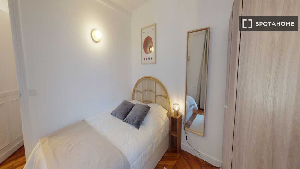 Double room Paris, 3 beds, 50m² — photo 5