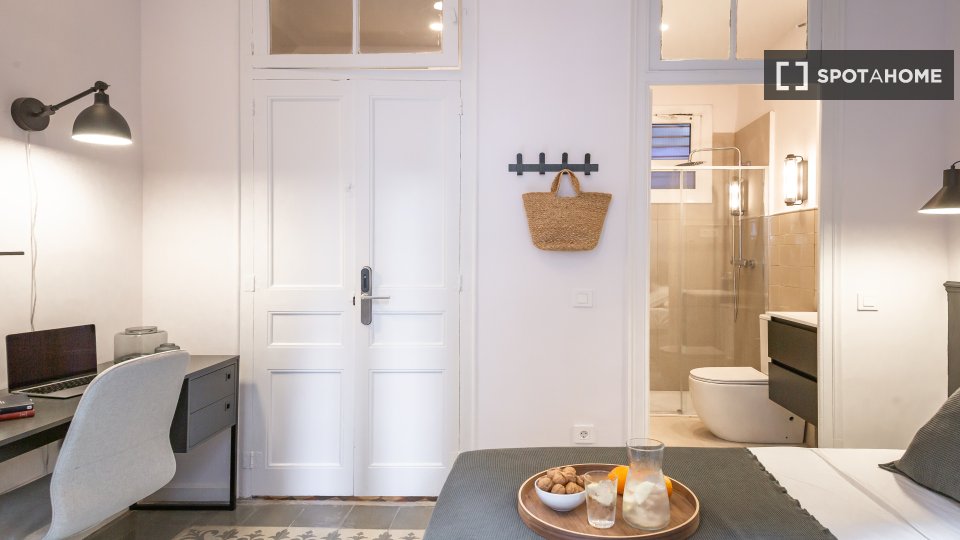 Double room Barcelona, 16 beds, 380m² — photo 5
