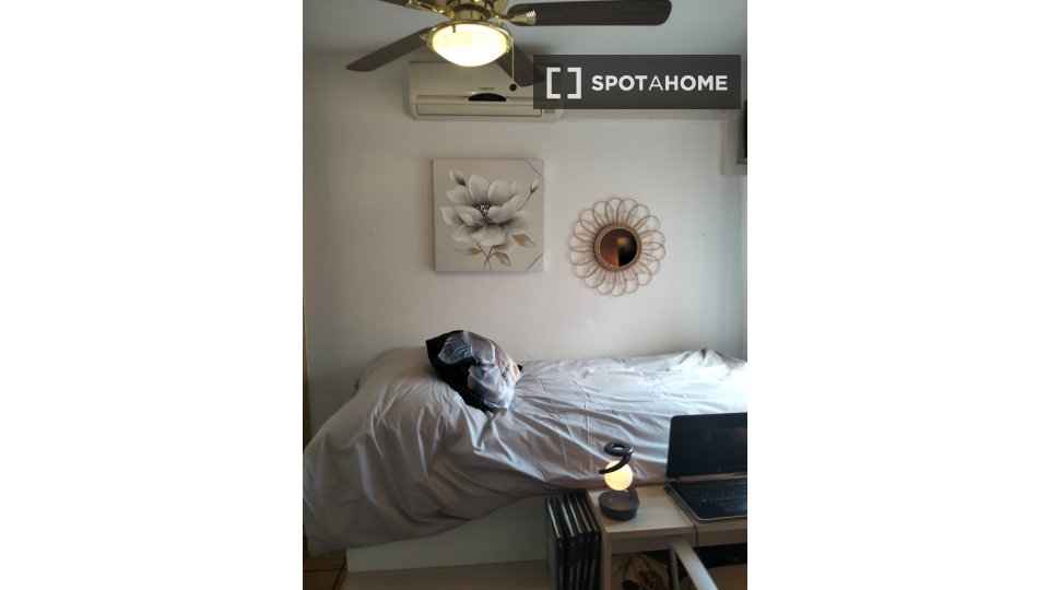 Double room Madrid, 4 beds — photo 18
