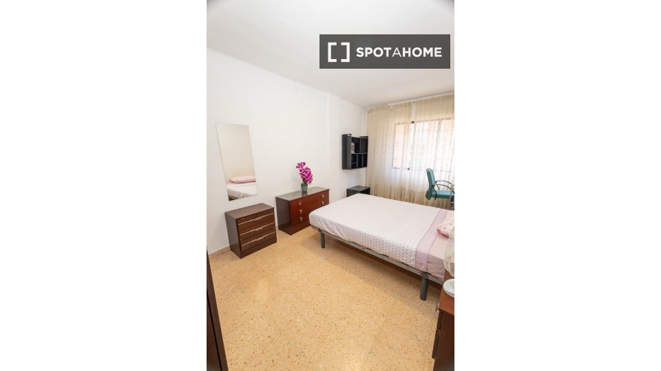 Double room Valencia, 4 beds — photo 7