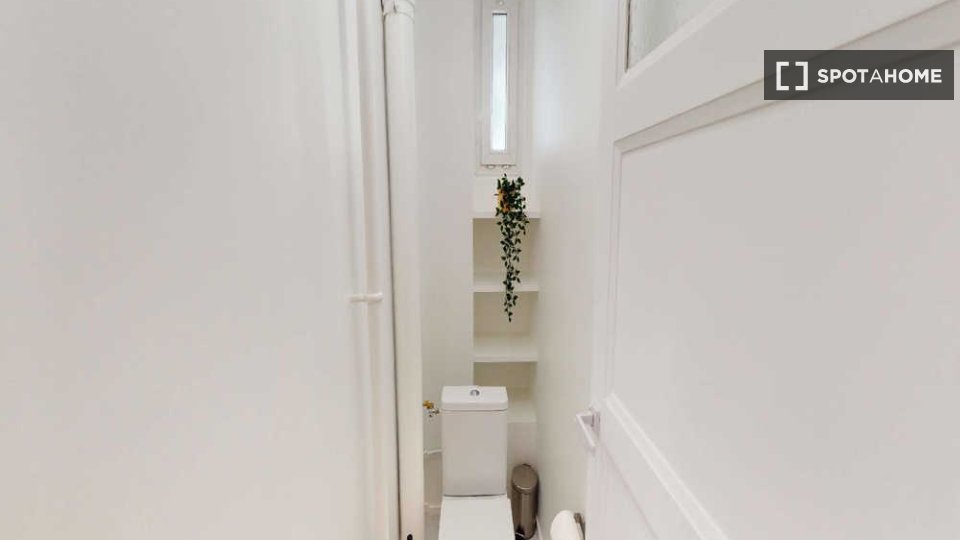 Double room Paris, 4 beds, 80m² — photo 4