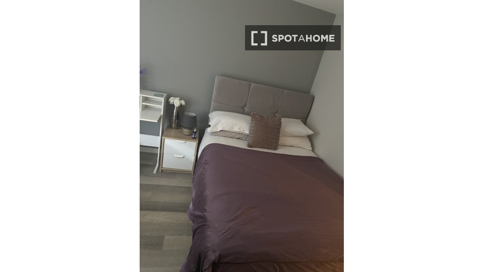 Double room Edinburgh, 3 beds — photo 10