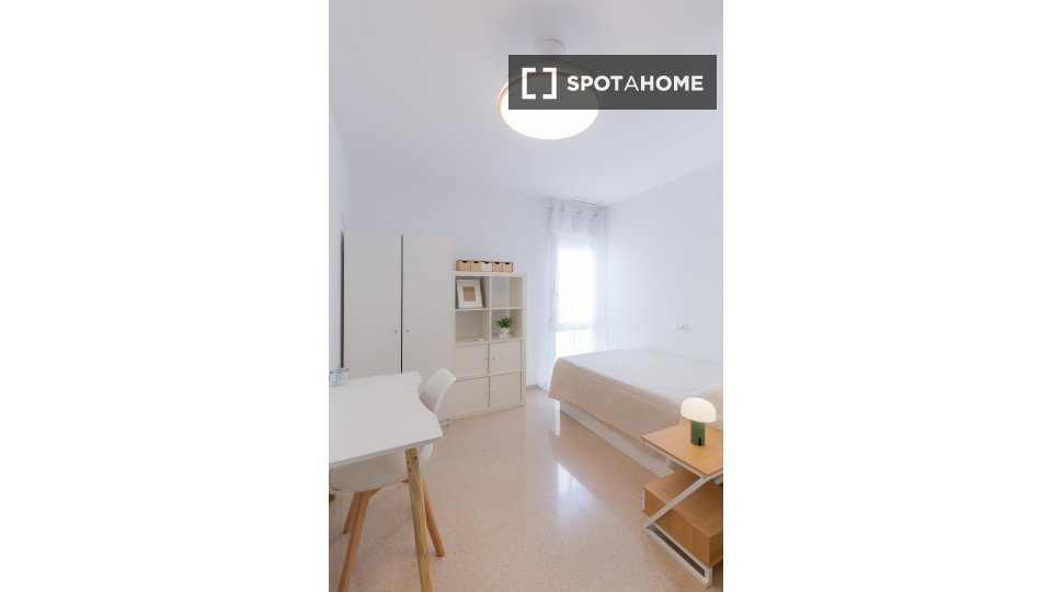 Habitación compartida en alquiler en Elche.