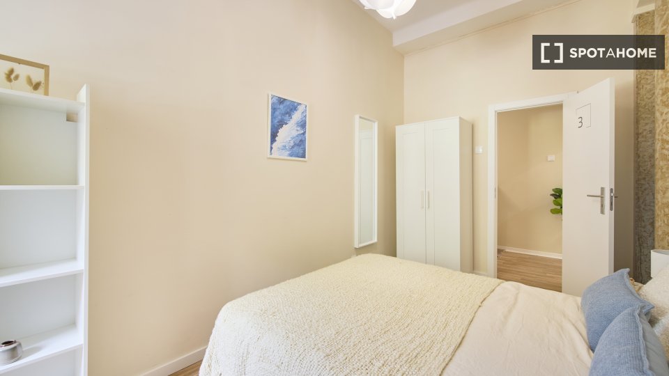 Double room Lisbon, 12 beds — photo 14