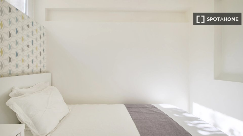Double room Lisbon, 4 beds — photo 5
