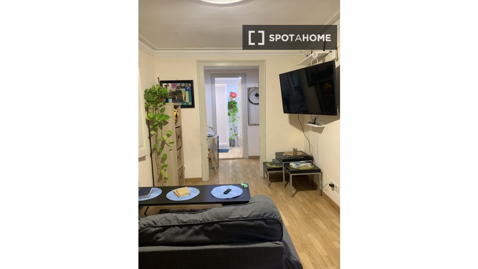 Double room Barcelona, 3 beds, 80m² — photo 7