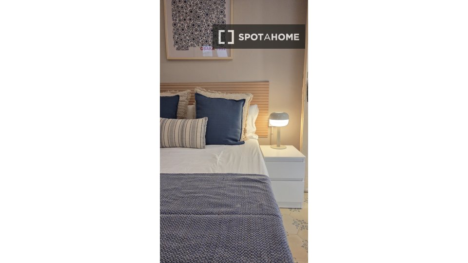 Double room Barcelona, 7 beds, 210m² — photo 2