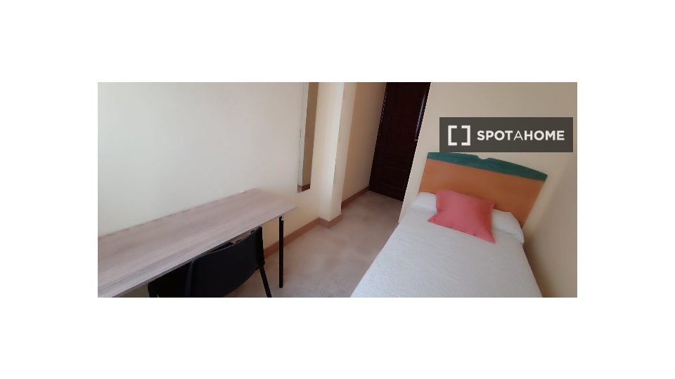 Double room Salamanca, 6 beds, 146m² — photo 10