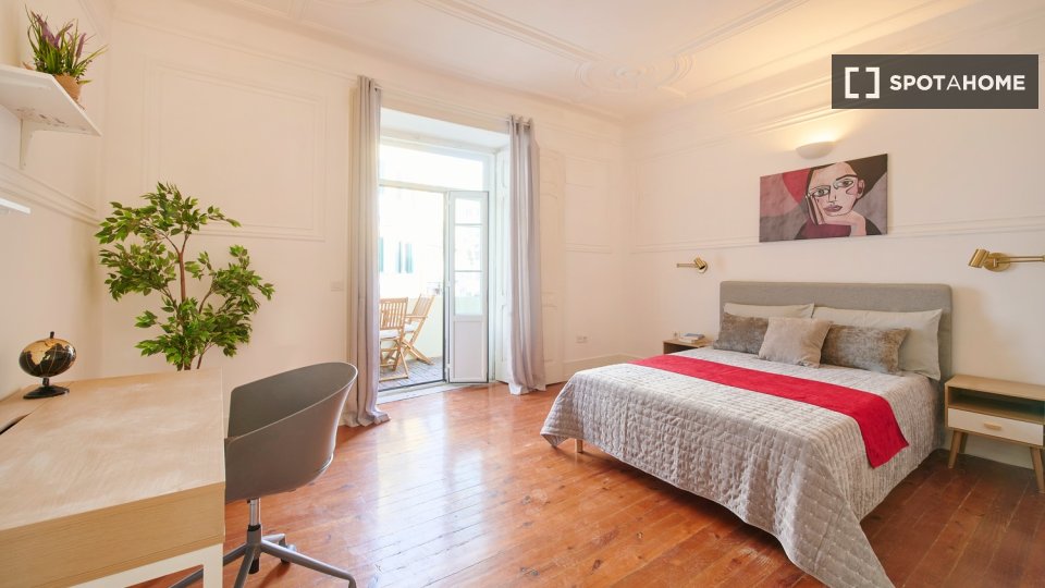 Double room Lisbon, 6 beds — photo 31