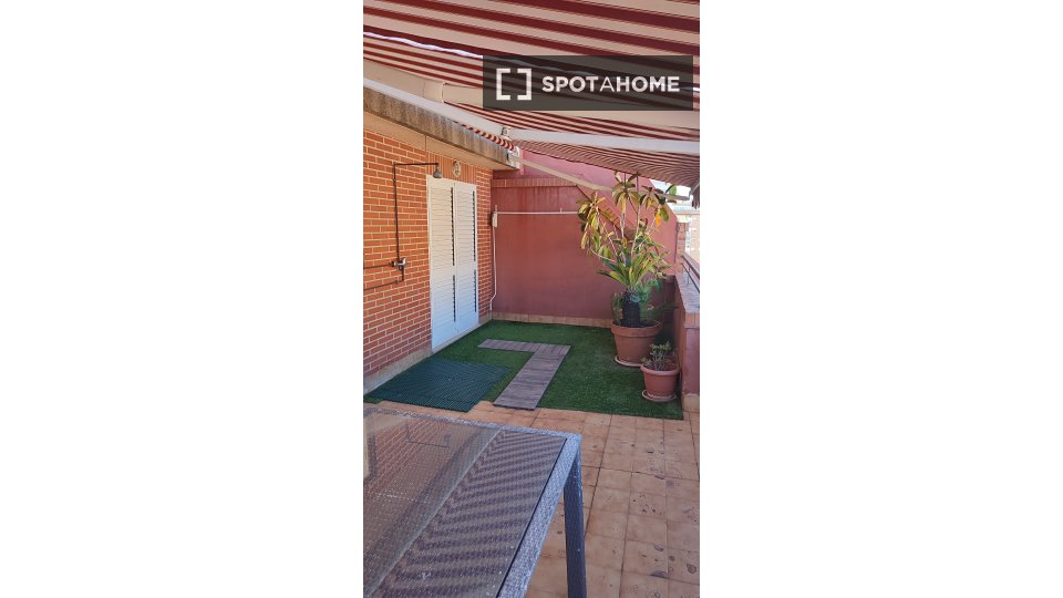Apartment Valencia, 2 beds, 56m² — photo 3