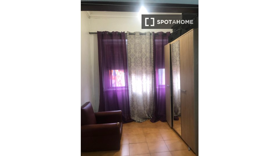Double room Lisbon, 2 beds — photo 5