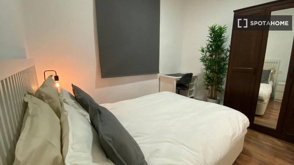 Double room Madrid, 4 beds — photo 18