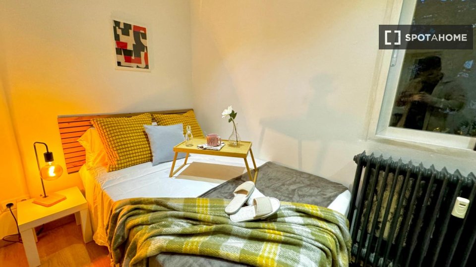 Double room Madrid, 5 beds — photo 11