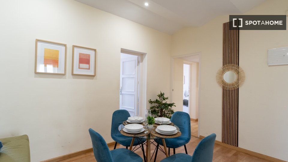 Double room Madrid, 5 beds — photo 25
