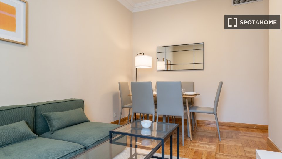 Double room Madrid, 5 beds — photo 2