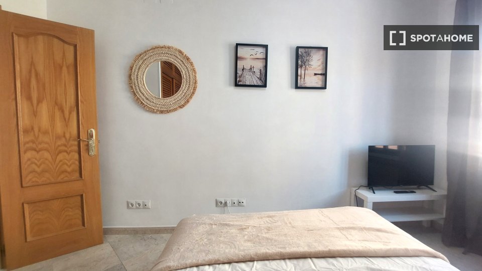 Double room Madrid, 4 beds, 95m² — photo 19