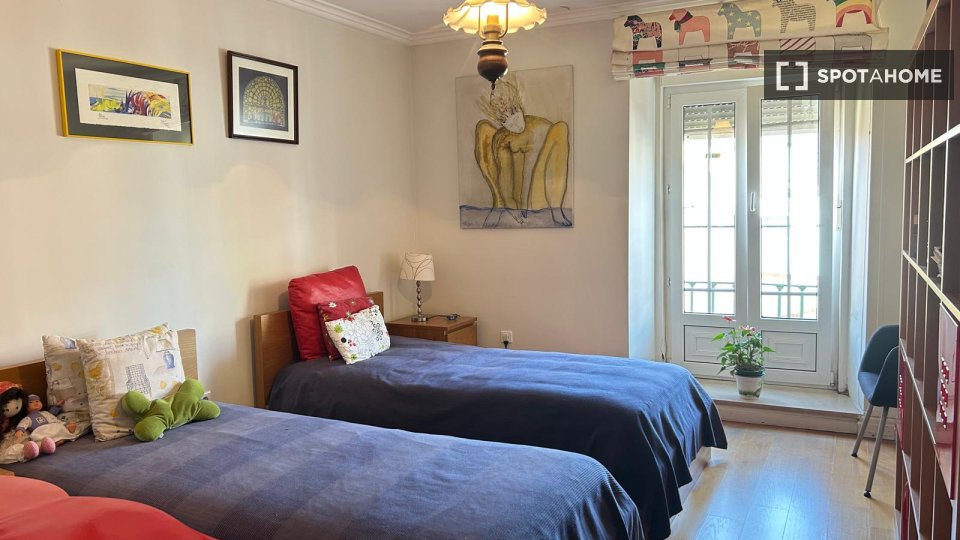 Apartment Lisbon, 3 beds — photo 18