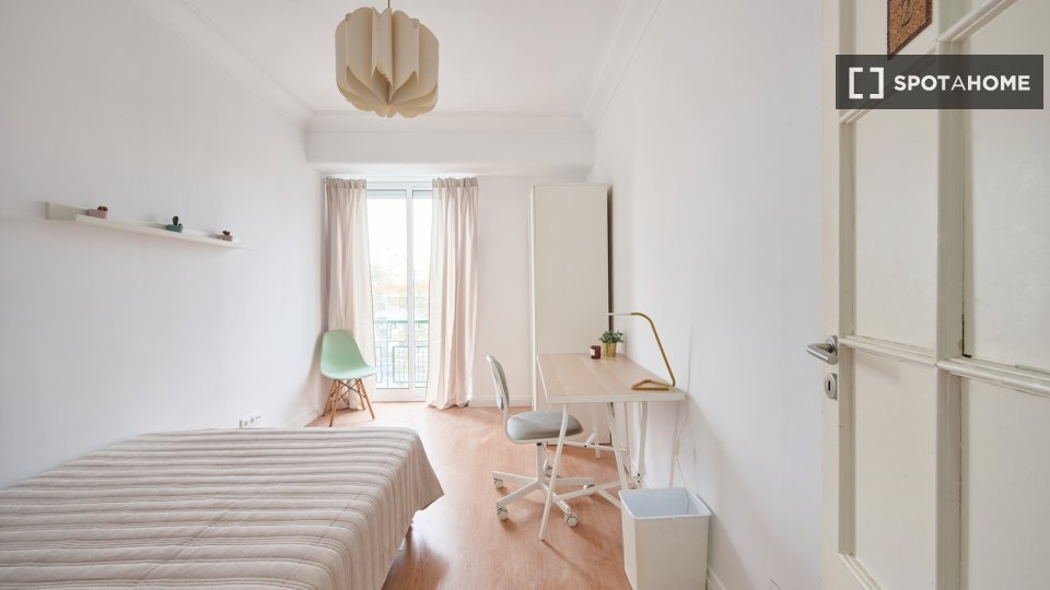 Double room Lisbon, 6 beds — photo 82