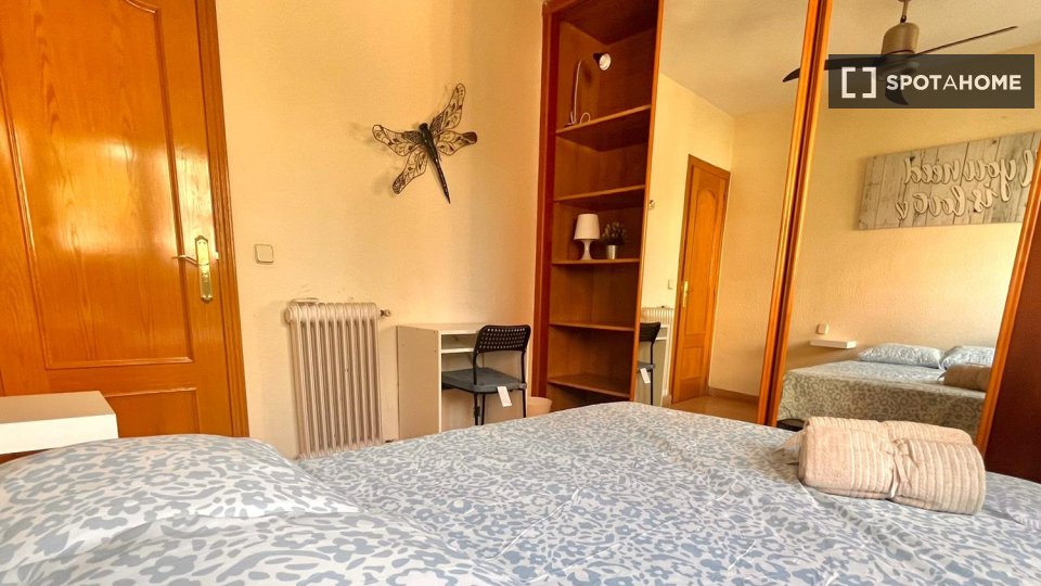 Chambre double Madrid, 4 chambres — photo 5
