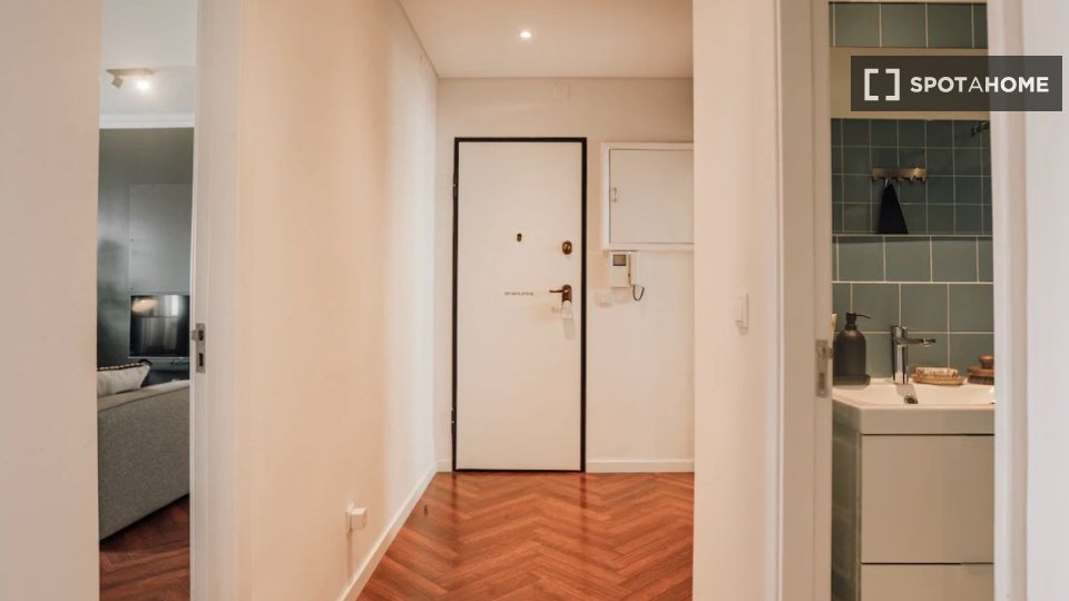 Apartment Lisbon, 2 beds — photo 9